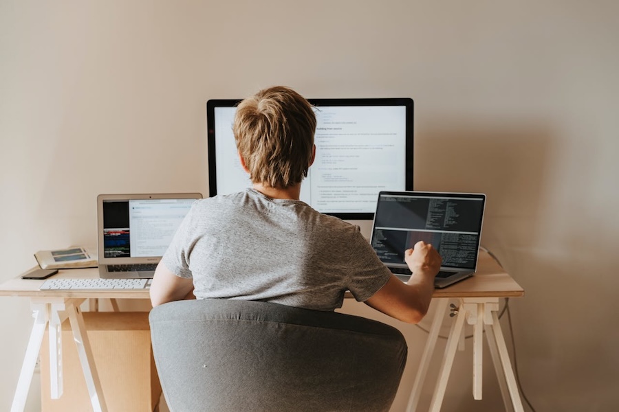 Image de l'article pour IA & QVCT : 3 usages concrets pour de petites équipes